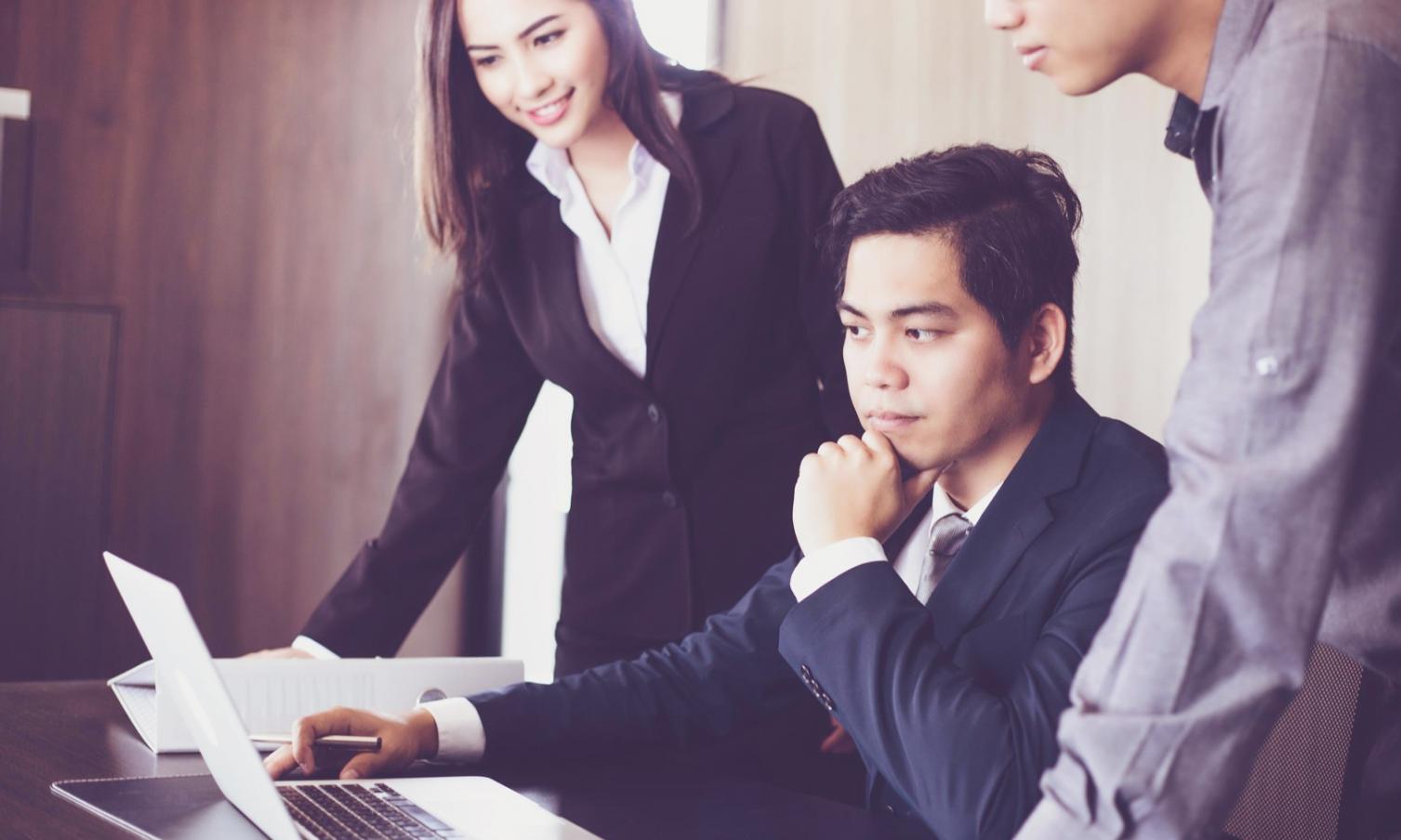 Komplexes SEO-Dashboard mit verschiedenen Metriken